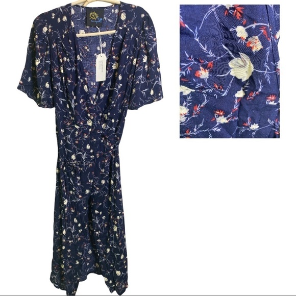 Revolve Ditsy Navy Floral Wrap Dress Feminine Summer by Blue Life Made in Ca - Picture 14 of 14